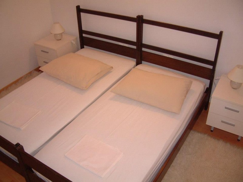 06b Bedroom 2