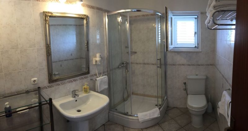 Bathroom01