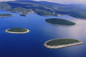 Šolta iz zraka-otočići Maslinica from the air